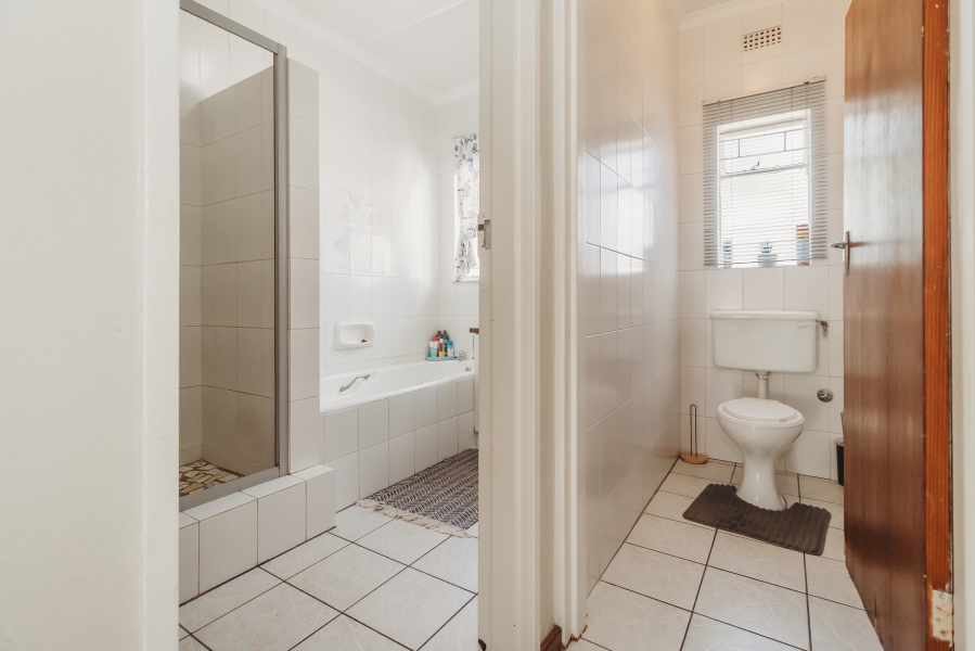 4 Bedroom Property for Sale in Bodorp Western Cape